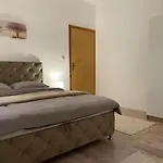 Hills House *