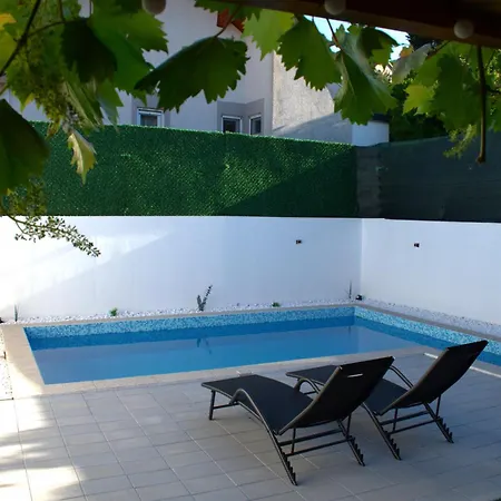 Hills House * מוסטר